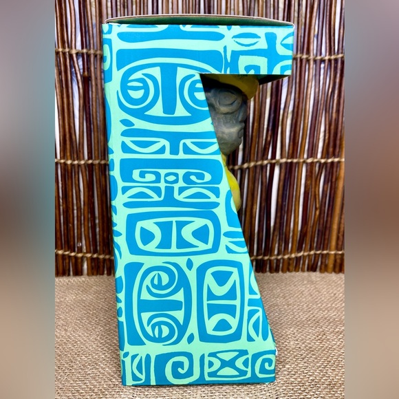 Trader Vic's 2023 Kiai Tiki Mug Shima Ceramics Hawaiian Yellow Moray Eel - Picture 5 of 13